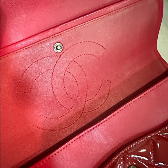 Chanel Maxi Patent - Picture 7 of 12